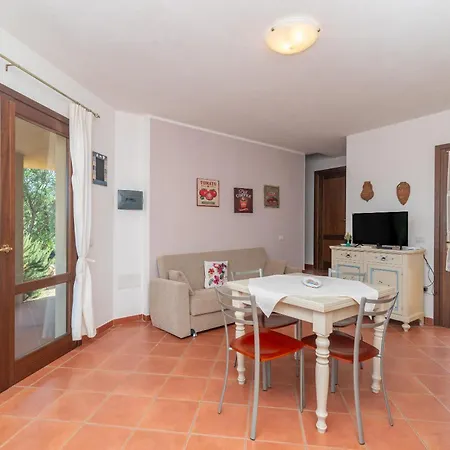 Alice Semesterbostad Trinità dʼAgultu